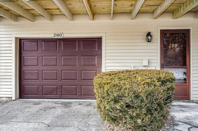 Building Photo - 280 Apache Way