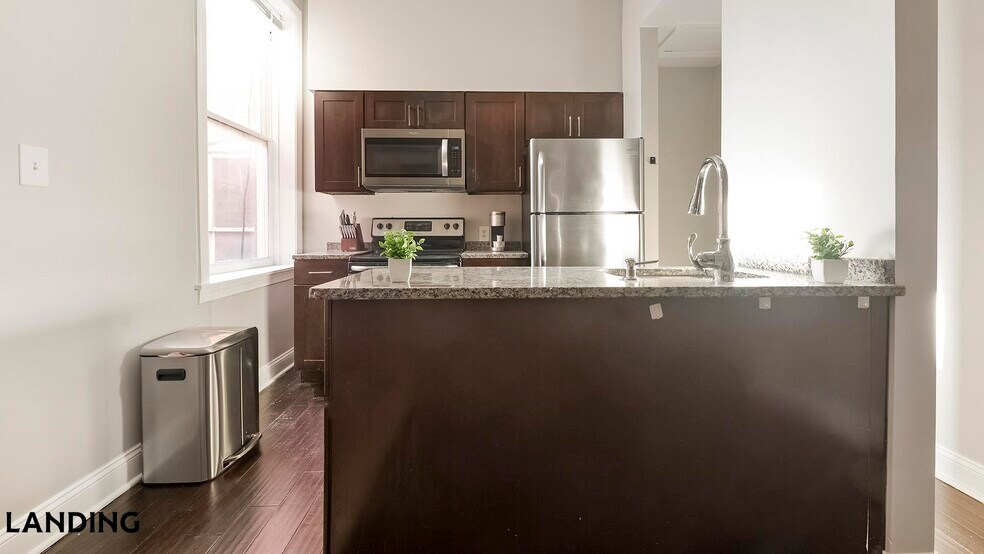 Building Photo - 617 W Lexington St