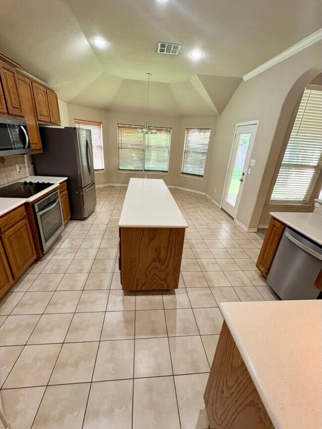 Building Photo - 5908 Parkplace Dr