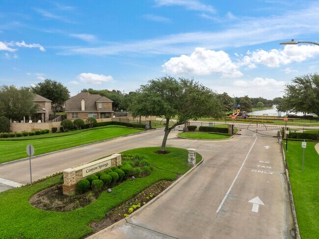 Building Photo - 11403 Sandermeyer Dr