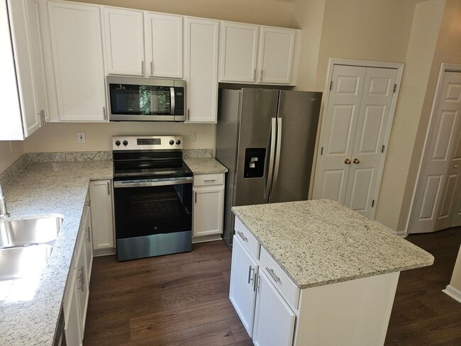 Building Photo - 5601 Picnic Rock Ln