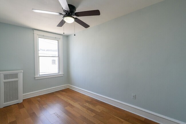 Building Photo - Move-In Ready 3BR/1BA South Philly Rowhome with In-Unit Laundry — 2 or 3BR Housing Choice Voucher...