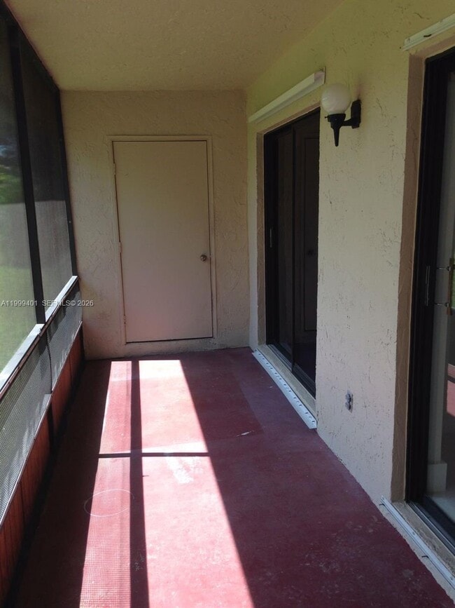 Building Photo - 454 Lakeview Dr