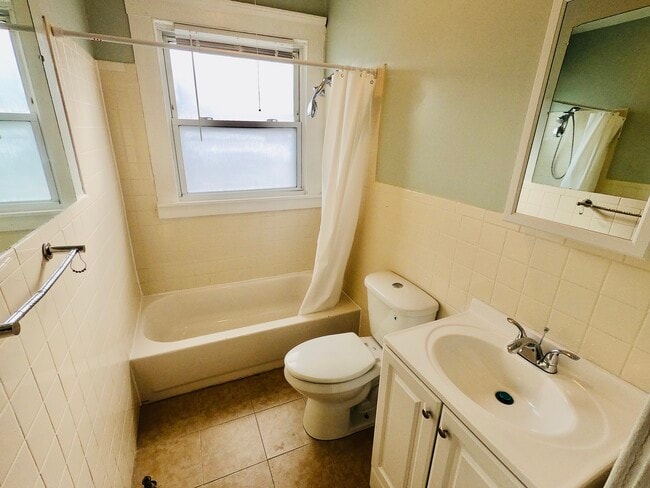 Building Photo - 174 Campbell Ave