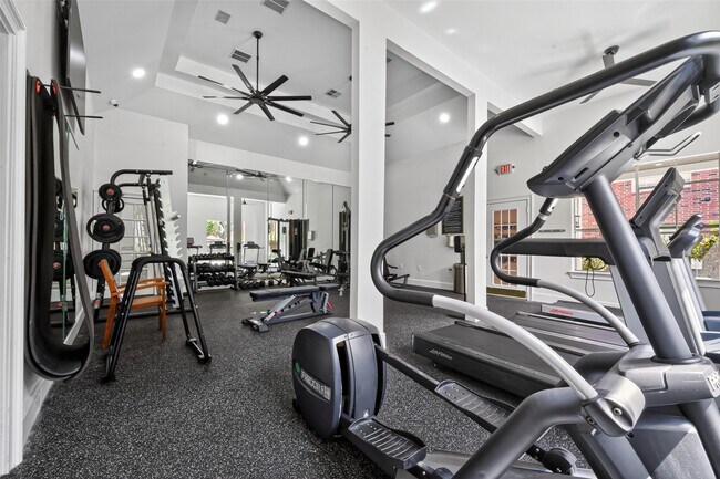 Building Photo - 1330 Old Spanish Trl