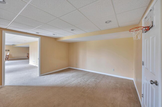 Building Photo - 1658 Grandview Dr