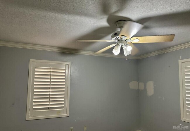Building Photo - 45 Redbud Ave