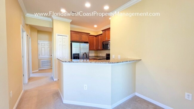 Building Photo - MOVE IN READY! OUTSTANDING UNFURNISHED CONDO IN STONEHAVEN SARASOTA!
