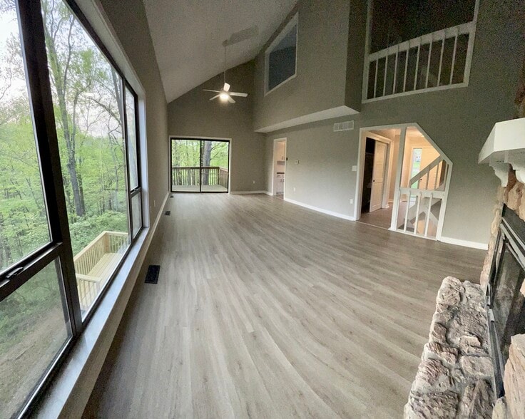 Large open Great Room - lots of natural light! - 10241 Hightower Ct