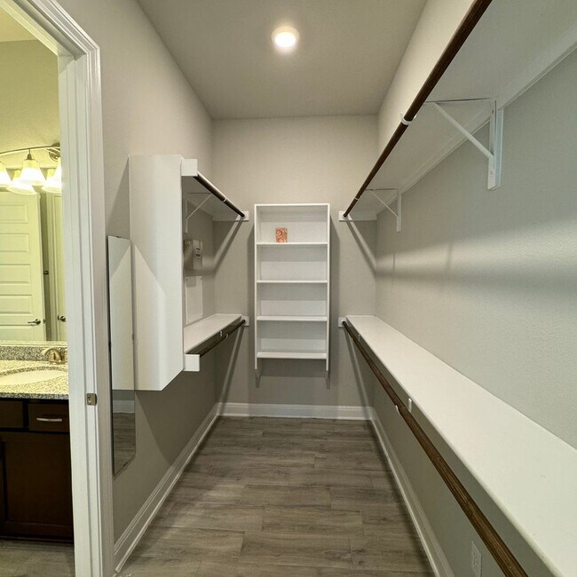 Building Photo - 3750 E Palm Valley Blvd