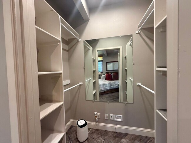 Building Photo - Hidden Gem – Remodeled 1 Bedroom in Monterey