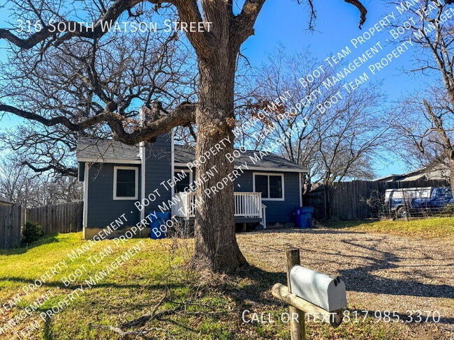 Building Photo - 316 S Watson St