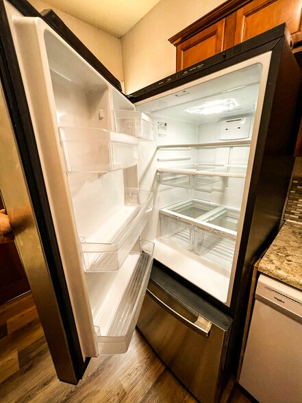 Building Photo - 820 10th Ave N