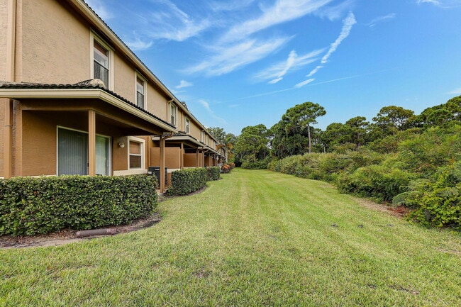 Building Photo - 2988 SE Lexington Lakes Dr