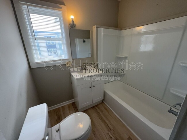 Building Photo - 301.5 N Temple Ave