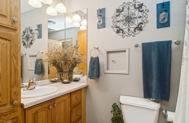 Building Photo - 460 Flagstaff Ln