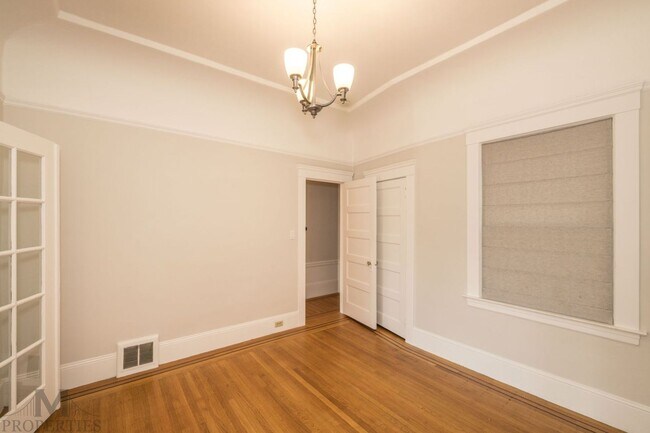 Building Photo - 818 Rhode Island St