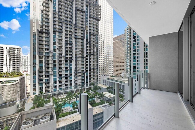 Building Photo - 300 Biscayne Blvd Way