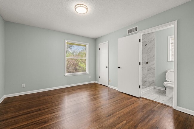 Building Photo - Fully Renovated Whitehaven Gem - Open To Section 8