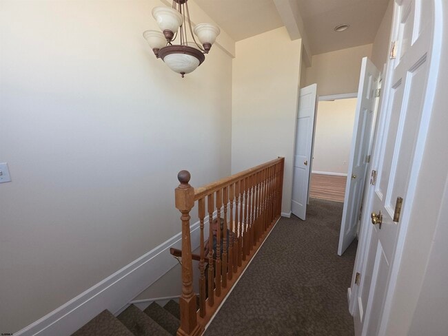 Building Photo - 6215 Ventnor Ave