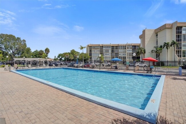 Building Photo - 2000 Atlantic Shores Blvd