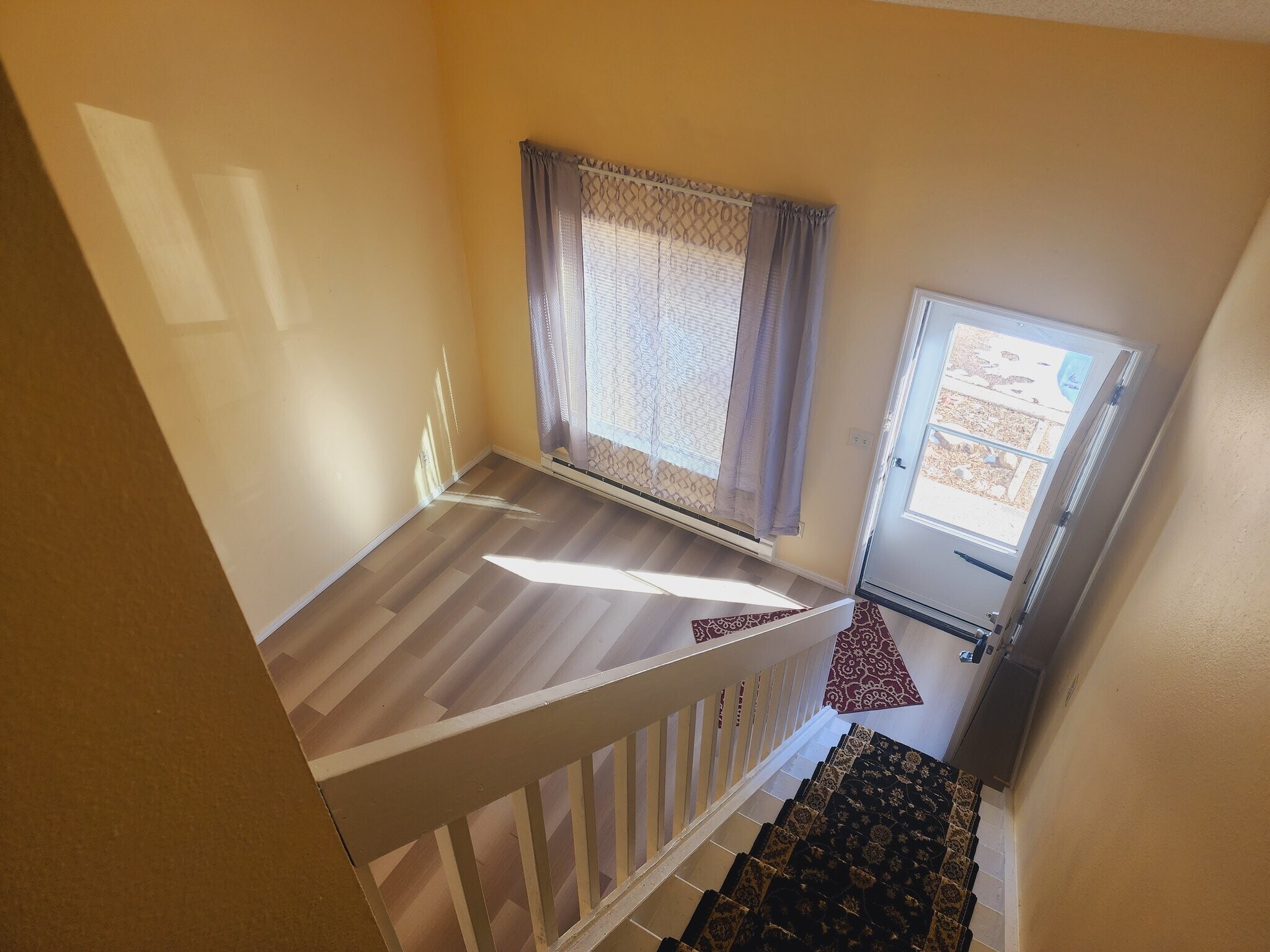 Building Photo - 147 Wellington St