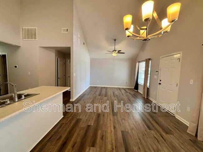 Building Photo - 831 D'Antignac St