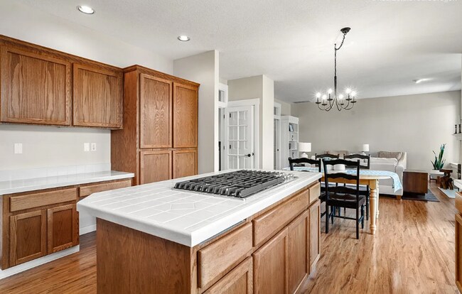 Building Photo - 12035 SE Grand Vista Dr