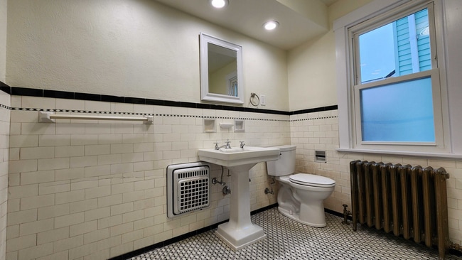 Building Photo - Now showing! Updated 4BR  1 bath house!