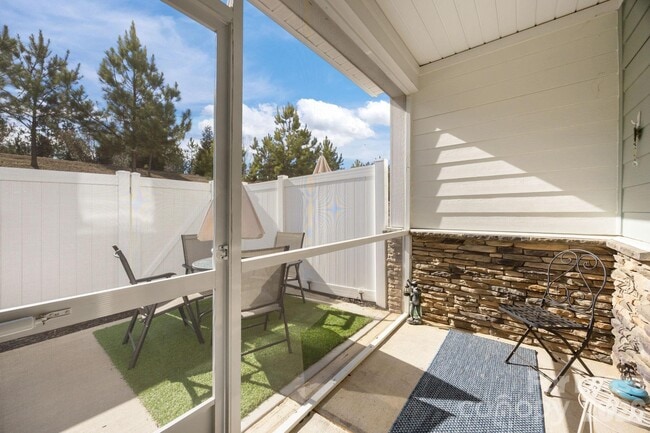 Building Photo - 7471 Hartsfield Dr