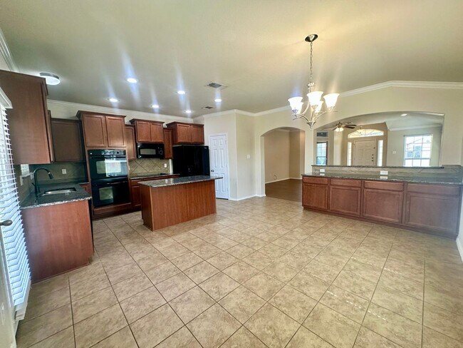Building Photo - 9917 Desperado Dr