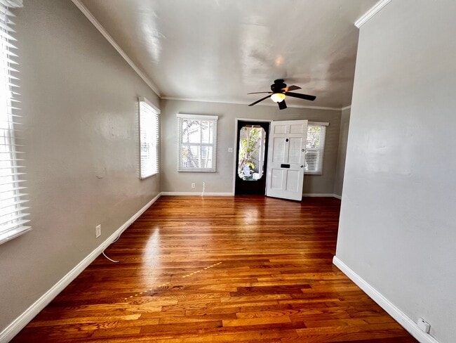 Building Photo - Location Location, dont miss the first sho...