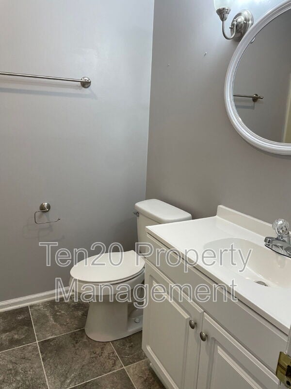 Building Photo - 326 Hardaway Ct