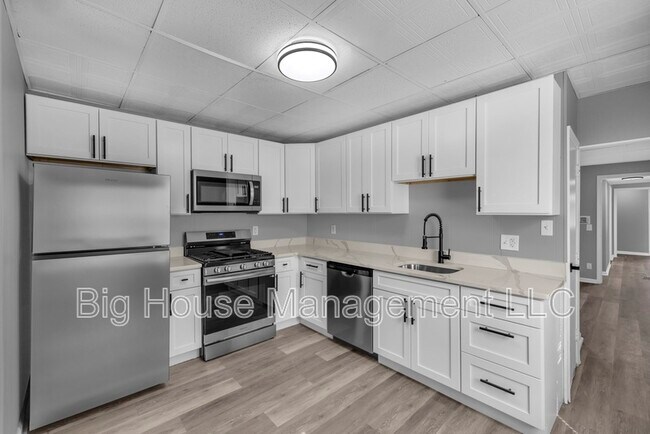 Building Photo - 1725 Hollins St