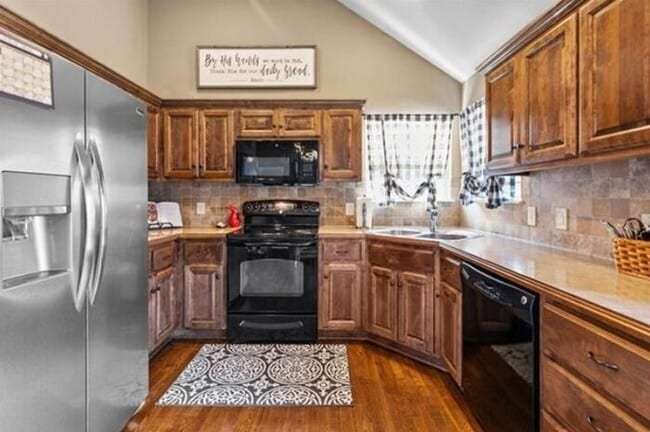 Building Photo - Stunning 3BR 2.5BA Home w/ Fenced Yard & Spacious Deck • Stainless Kitchen • Oversized Garage in ...