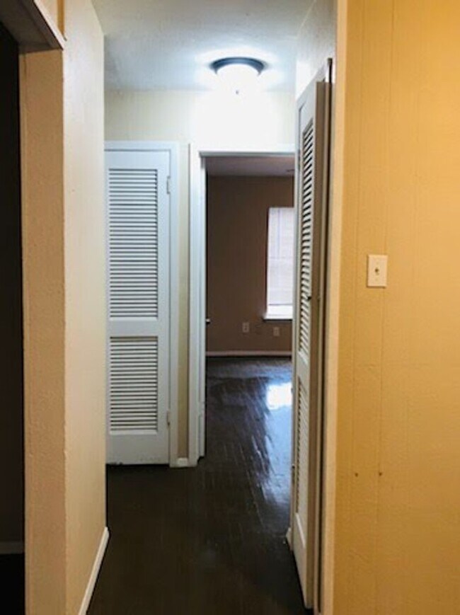 Building Photo - Cozy Home Only 10 Mins from Downtown San Antonio