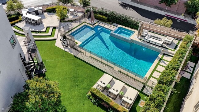 Building Photo - Distinctive Fully Furnished Estate in The Canyons!