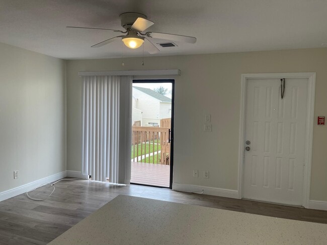 Building Photo - 645 Executive Center Dr