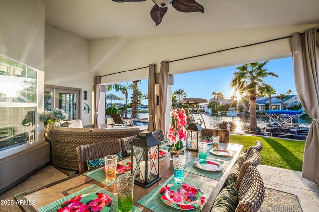 Building Photo - 1817 E Willow Tree Ct