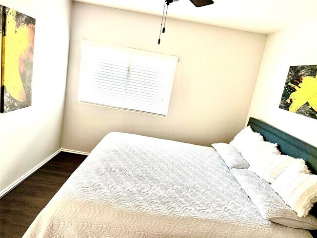 Building Photo - 2604 Garlic Creek Dr