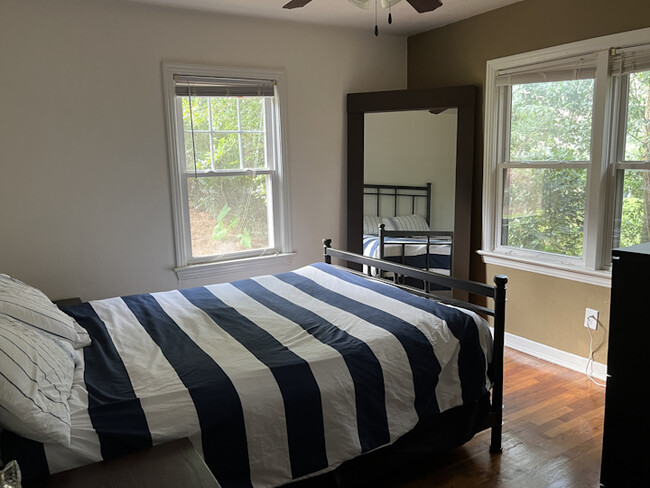 Front Bedroom - 1423 Grape St