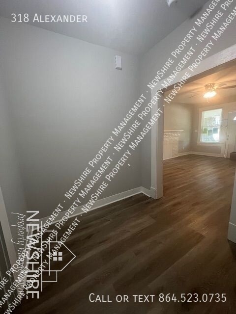 Building Photo - 318 Alexander-