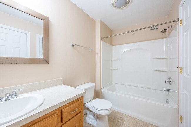 Building Photo - Modern 2 Bedroom Condo with Ensuite Baths ...