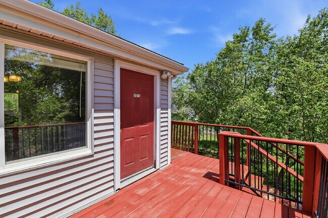 Building Photo - $2,120.95 with $300 off the first month's rent, 2 Beds - 2 Bath, Duplex in Lakewood with Cozy Car...