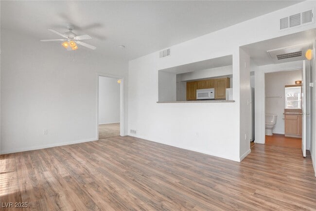 Building Photo - 6955 N Durango Dr