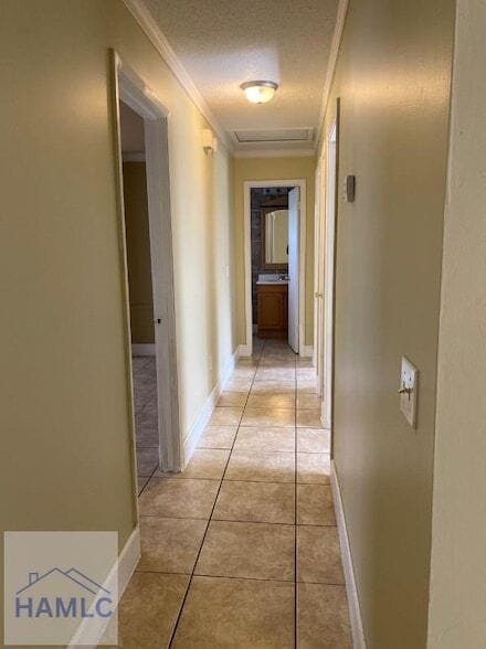 Building Photo - 137 Deerwood Ct