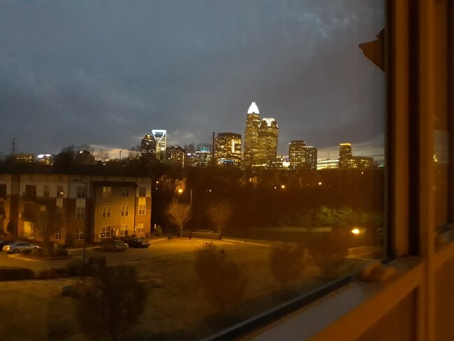 Building Photo - 849 Seigle Point Dr