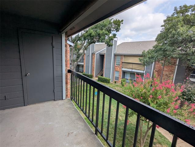 Building Photo - 18333 Roehampton Dr