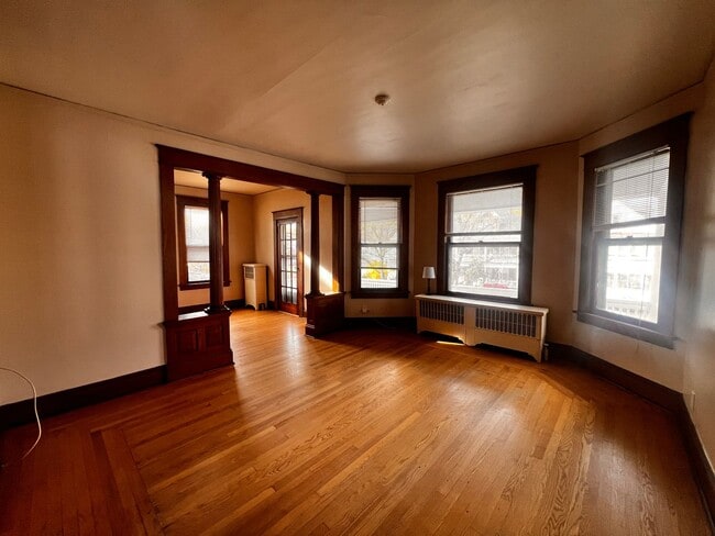 Building Photo - 64 Summit Ave