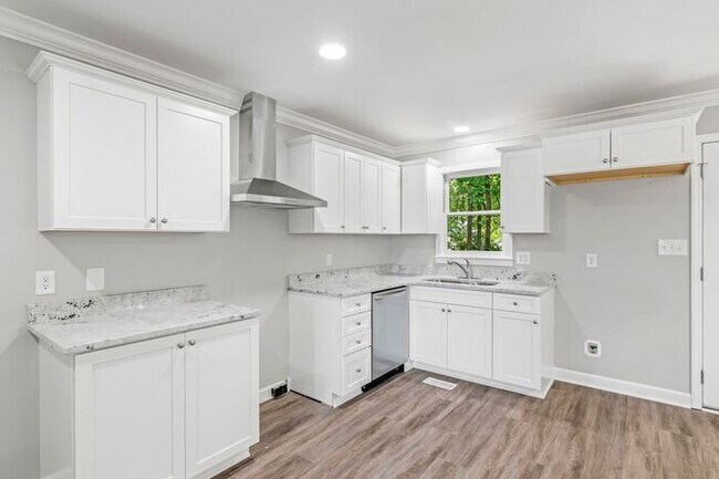 Building Photo - Great Location off of South Holden Road. 3 Bedroom 2 Bathroom Home.